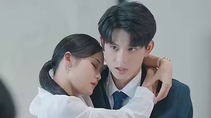 重生后，虐文霸總拿了寵妻劇本(全集)